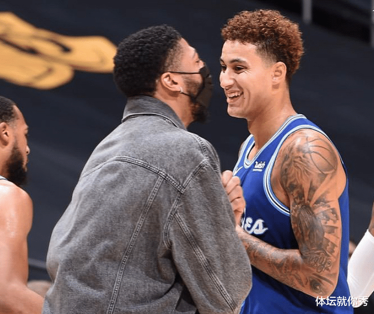 湖人队|11中2+6中0!湖人5分惜败,他却成球队最大命门,詹姆斯你就别忍了