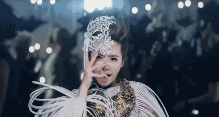 那英|5位被誉为“酒鬼”女星，那英将林志玲喝进医院，小s醉酒见人就亲