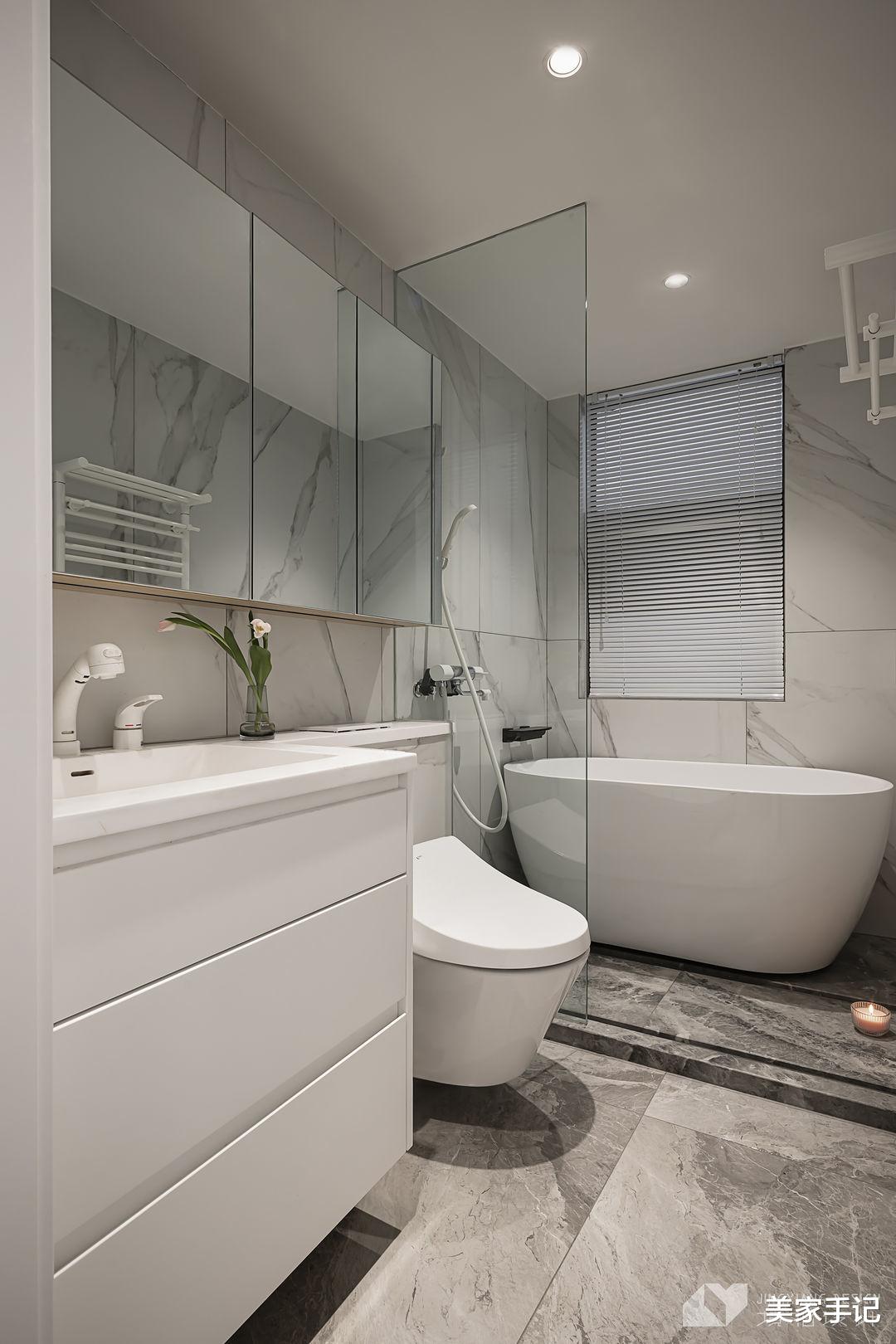 深圳夫妻136㎡的家,仅凭一个客厅就圈粉无数,不要电视墙太香了!