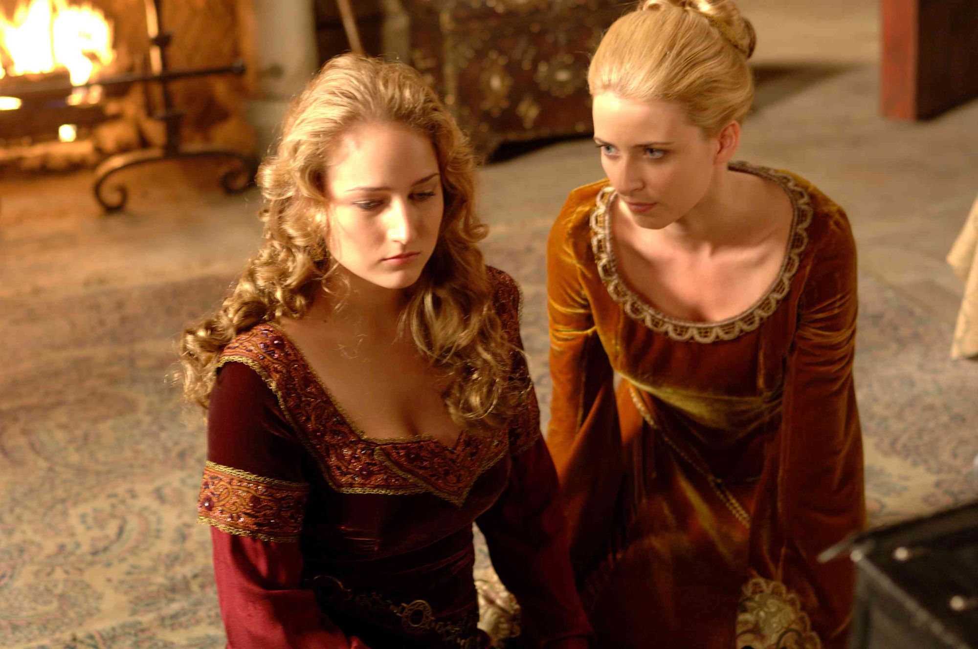 斛珠夫人|?《地牢围攻》，杰森·斯坦森和三大好莱坞美女，拍了部大烂片？