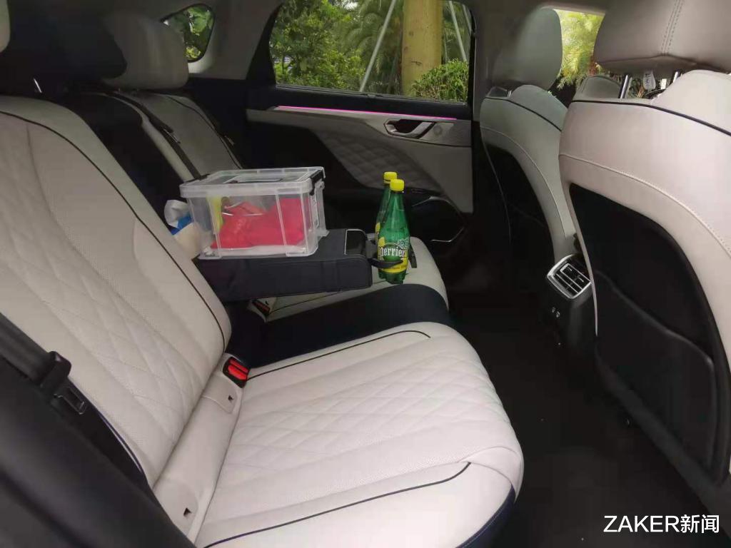 ZAKER新闻 试驾WEY摩卡:除了豪华,用“高情商”反超BBA
