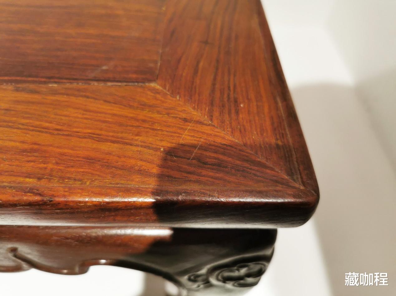 |颜色深、油性足,清黄花梨炕桌57.5万成交