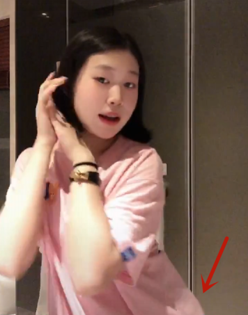 小沈阳|小沈阳女儿拍视频姿态魅惑，14岁生活奢侈像名媛，被指过于成熟