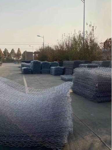 全昊的赵先生 石笼网生态护岸方式你知道几种?