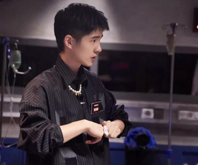 张小斐|娱乐大爆料：刘昊然、贾玲张小斐、蔡徐坤、热巴任嘉伦、章子怡