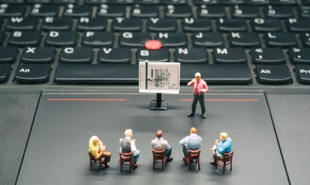 求职|35岁成了找工作的一道“坎”,不敢轻易换工作,很多人只能忍着