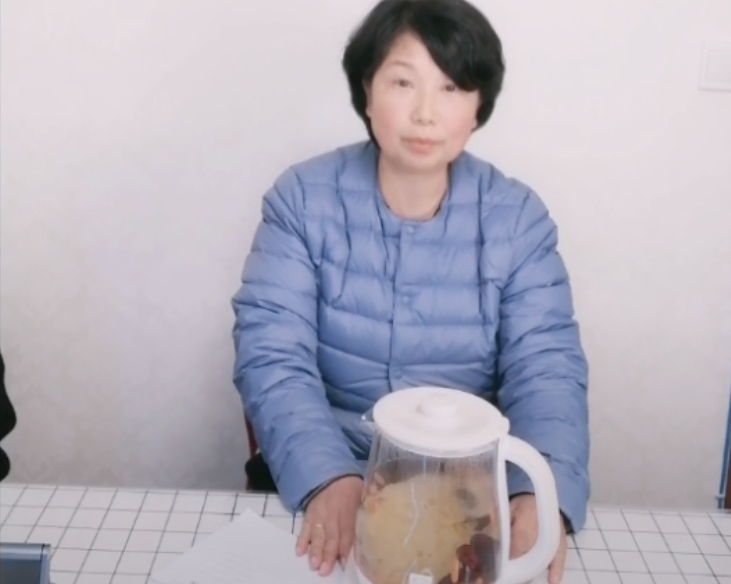 周洁琼|当杜熊堂嫂们都开始带货，田静已经不战而胜