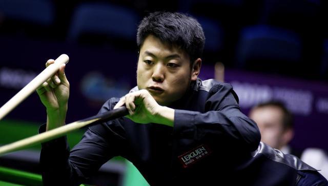 梁文博|丁俊晖的学生庞俊旭，再爆冷门晋级32强，梁文博3：2领先被逆转