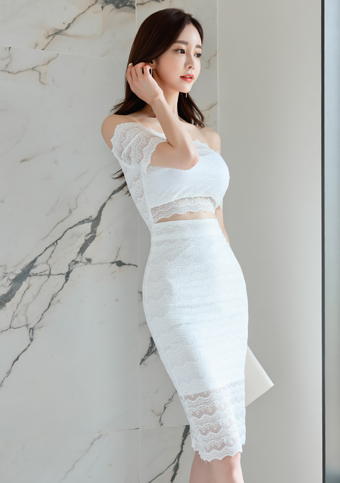 壹品穿搭|女神孙允珠高清时尚搭配：天鹅湖帷幔轻纱奶白雕花衣裙