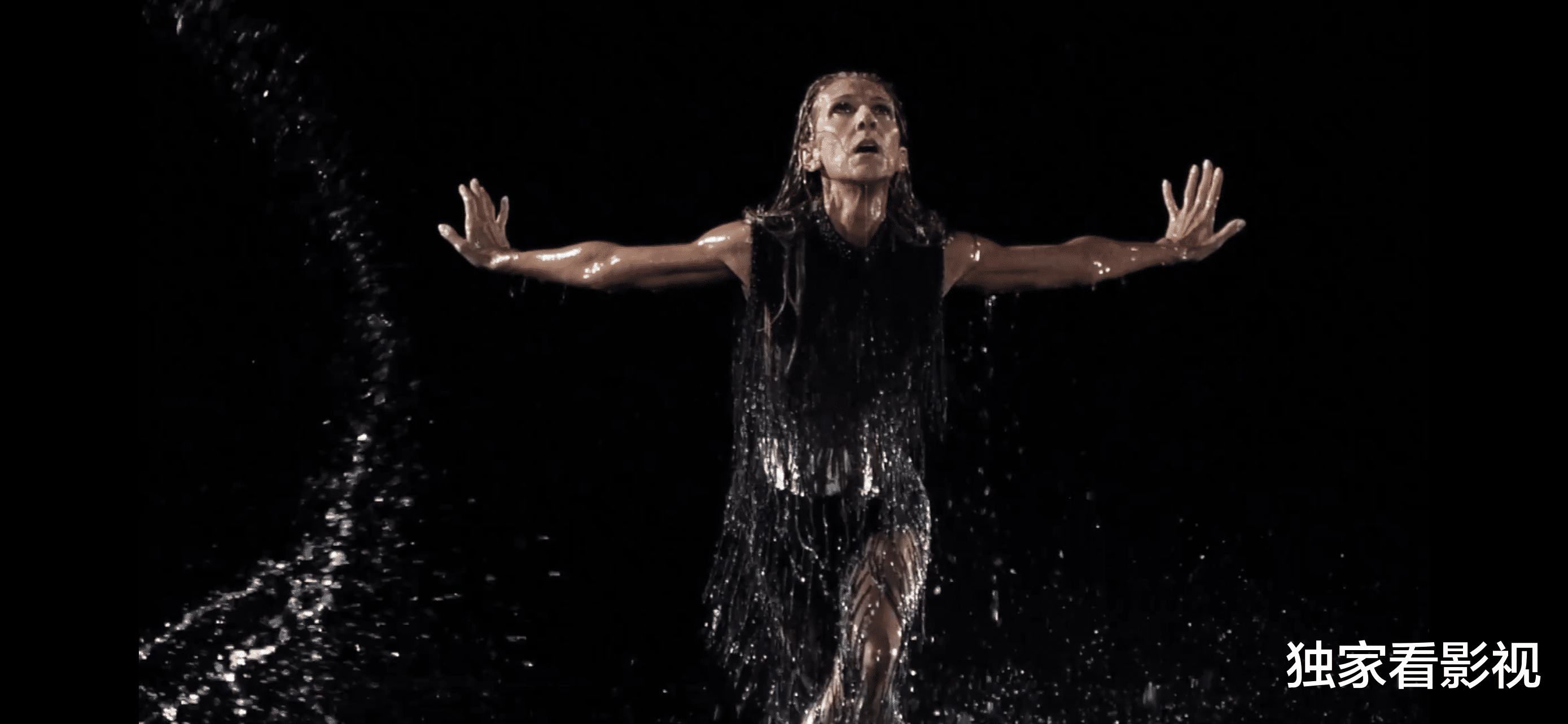 逆局|大26岁丈夫去世5年，53岁席琳拒绝再恋爱，因病取消演出令人担忧