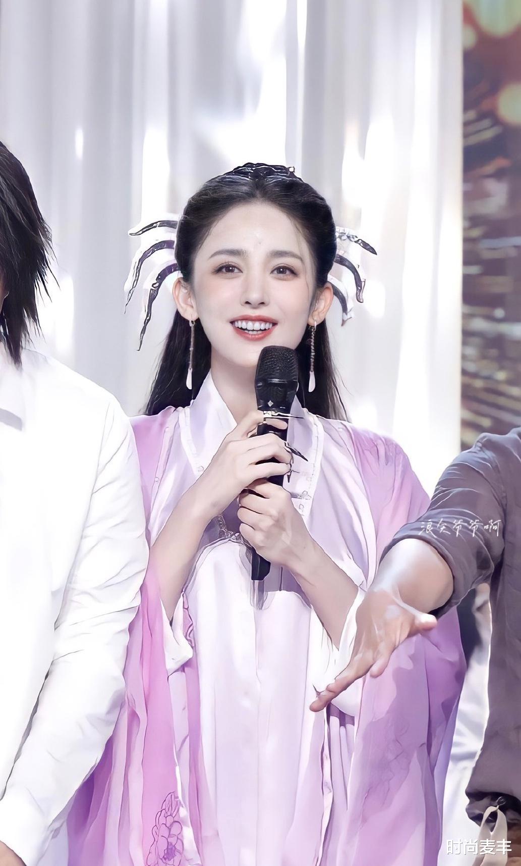 香蕉|古力娜扎扮周芷若，粉紫色汉服配经典发型，满满的回忆