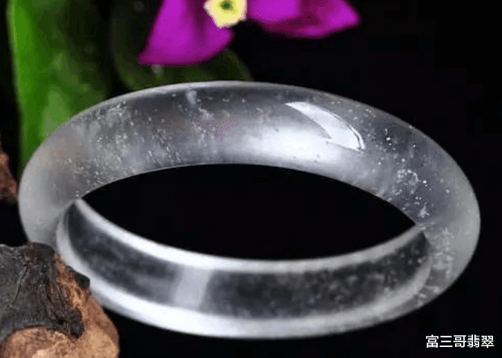 翡翠|翡翠鉴别篇——行家教你如何区分翡翠和水沫子！