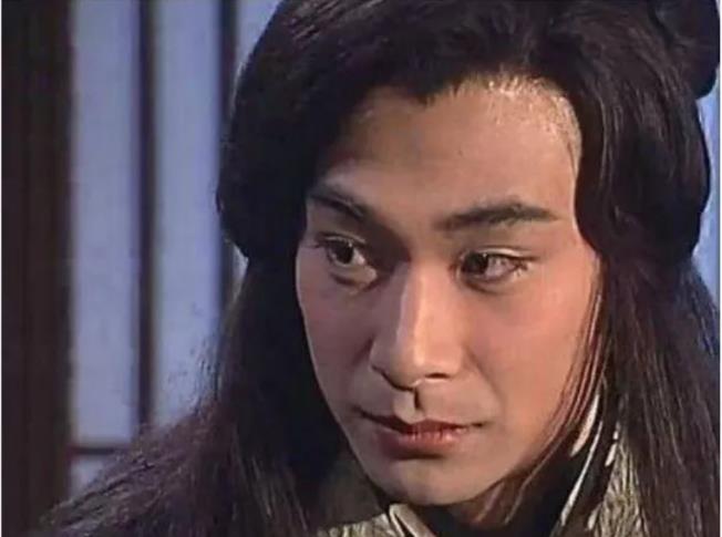 张馨予|饶了观众吧，同样是女扮男装，有人美到失魂，有人丑到惊人