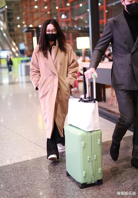 风起洛阳|朱珠夫妇机场合体！京圈名媛生娃变化大，老公油腻与她颜值有落差