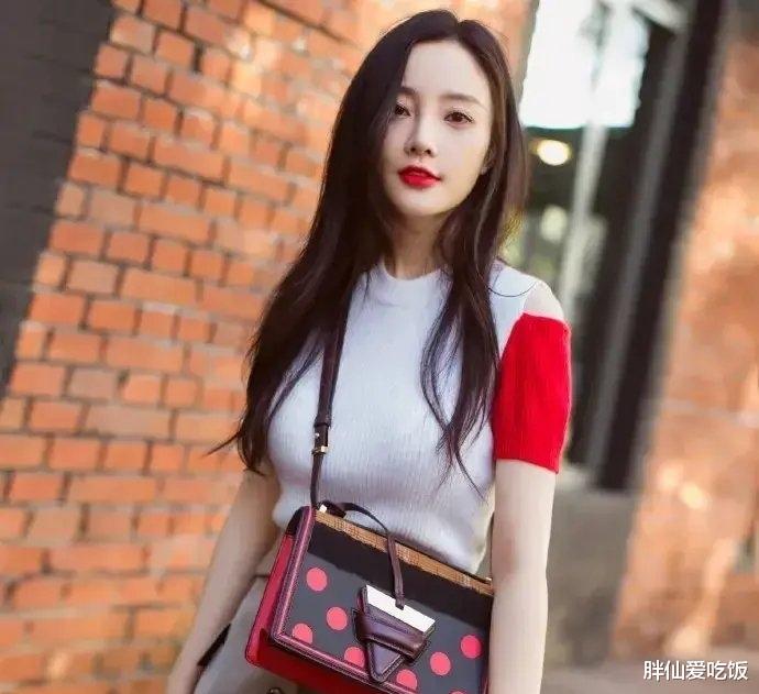 |复合了？李小璐晒甜馨视频，贾乃亮意外出镜。