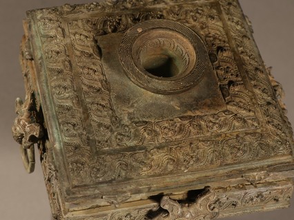 和田玉籽料|清乾隆 和田玉籽料扳指带盒一套