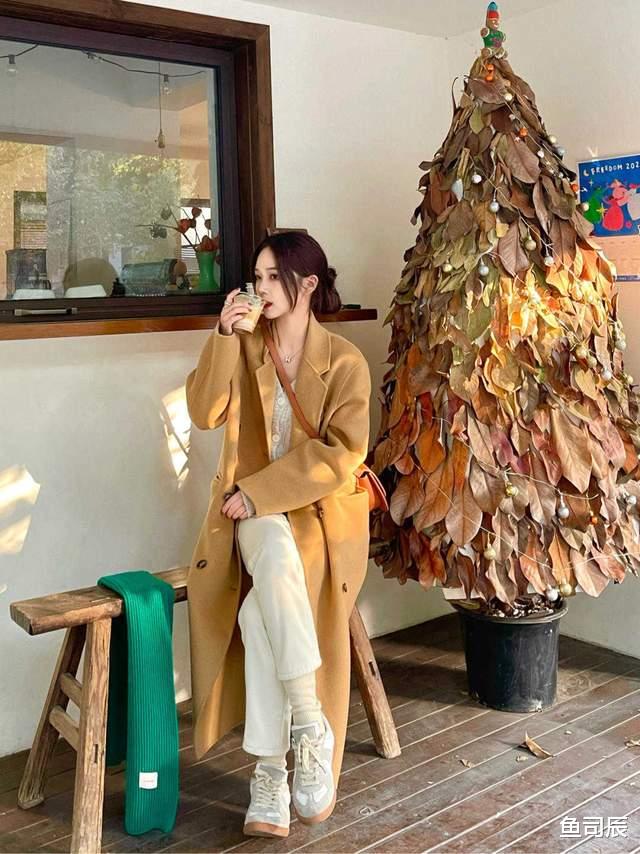 鱼司辰 入冬以后别穿裙子腿太冷了，今冬流行这几款裤子，简约大方有气质