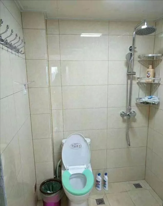 新房装修，老公贪便宜坚持用免漆板打全房柜子，不怕开裂起皮吗？