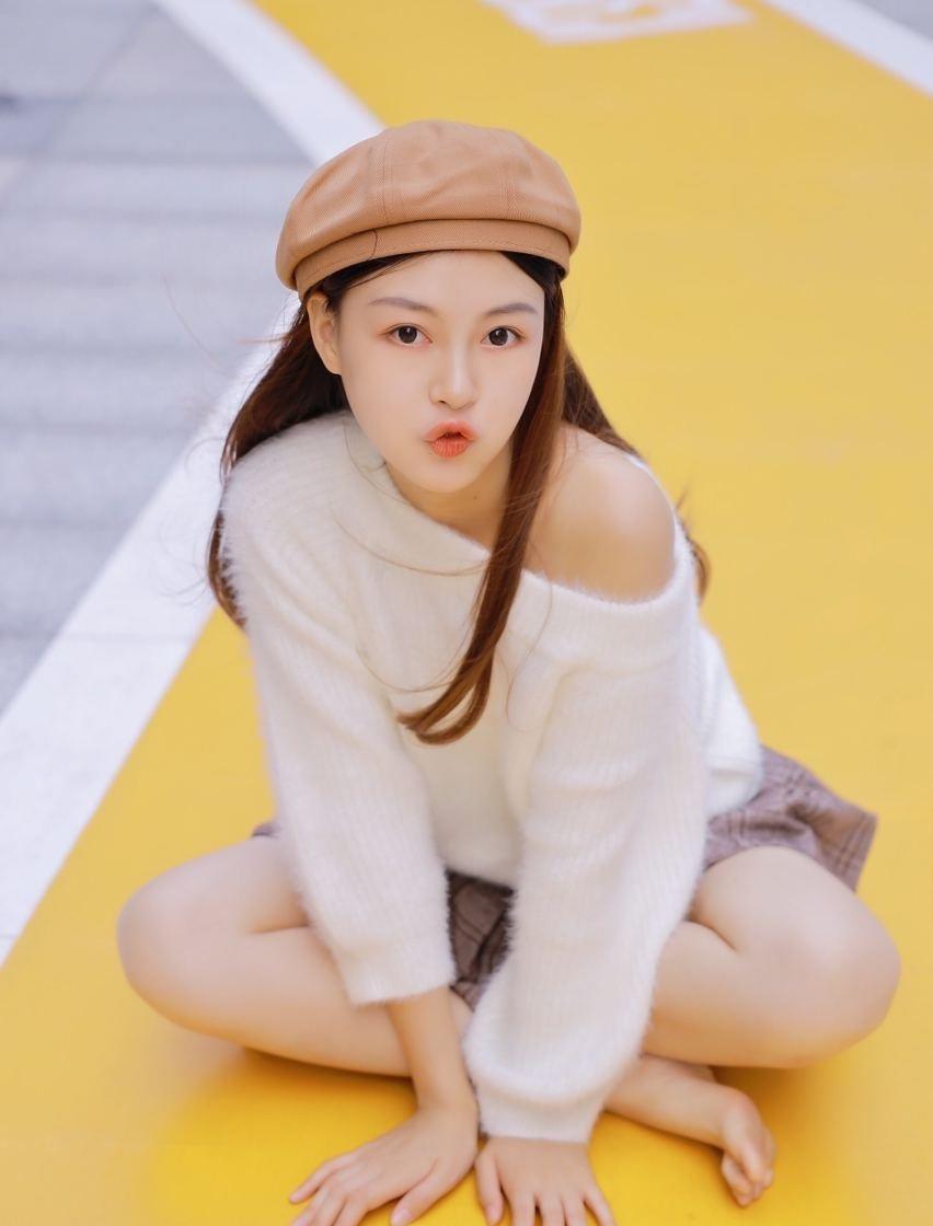 百里守刖|毛衣+百褶裙配上贝雷帽穿出不一样的少女感