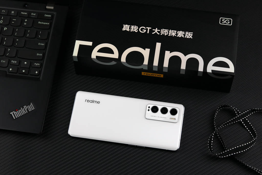 realme|2022年初怎么选手机!推荐这3款机型,只买对的,不买贵的。