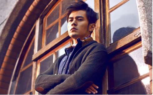 周杰伦|有种“整容”叫周杰伦妻子，摘下美瞳的她，混血感降低更像路人