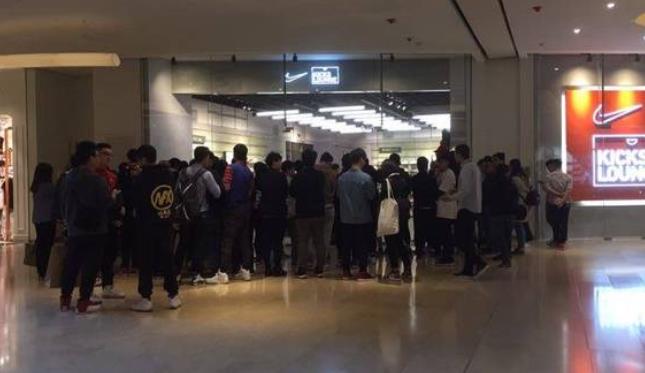 运动鞋|国产鞋被炒疯！耐克店面冷清，国货“空气鞋”却低调火了，良心价只卖69