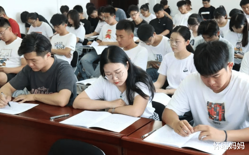 申论|毕业时能留校任职的大学生，都是何等人物，其实没你想得那么高深