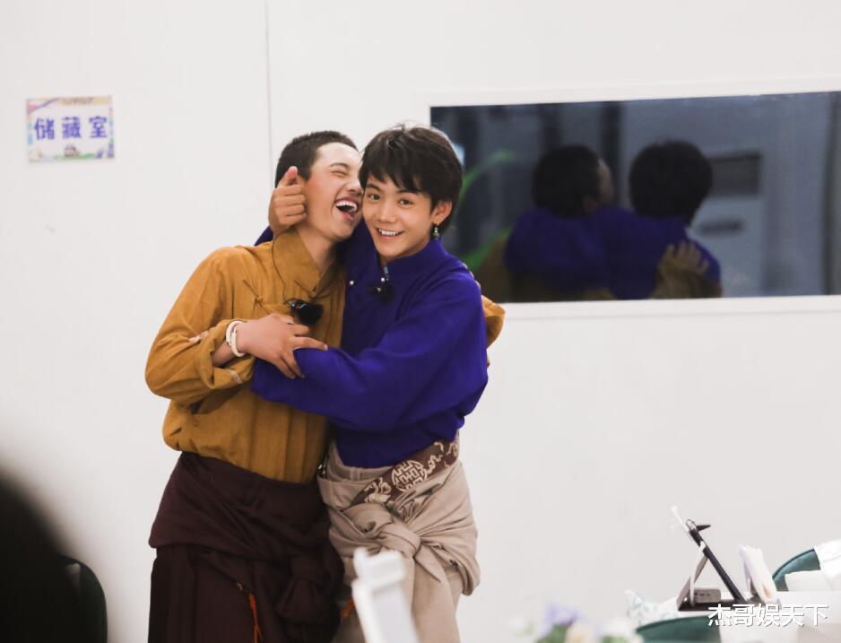 黄晓明|黄晓明耍心眼，丁真动机不纯，《中餐厅》收官只能靠周也勉强挽尊