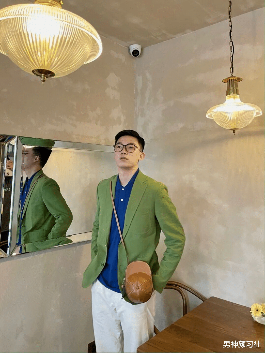男神颜习社|范丞丞教你把天空和大海穿在身上！“克莱因蓝”，你的显白神装