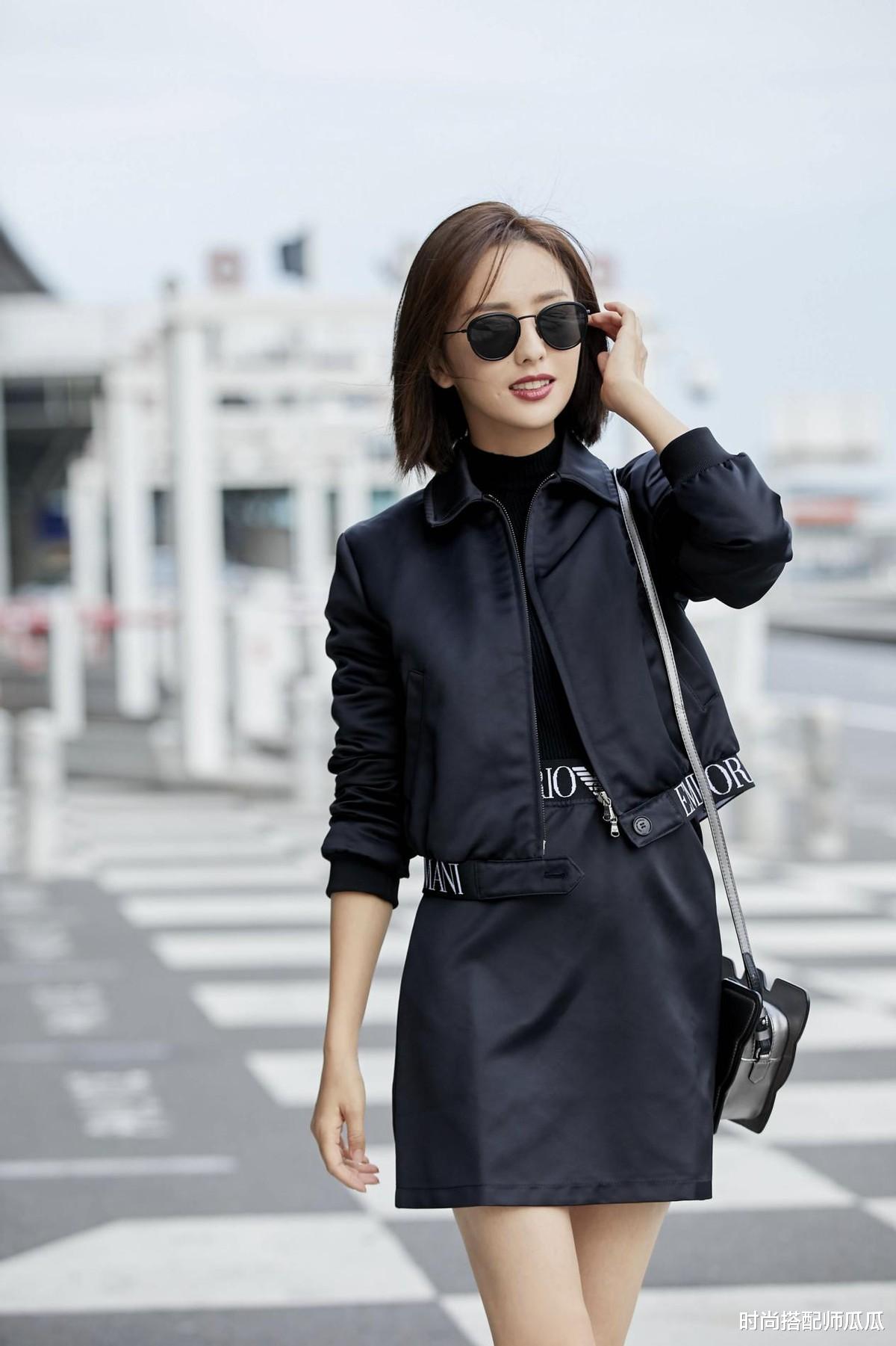 |?被佟丽娅的“减龄穿搭”美到了，简约大方还有气质，太值得借鉴