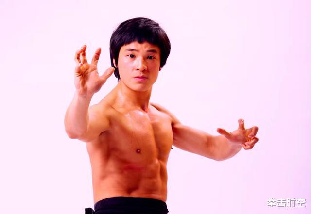 王宝强|现代李小龙叫板鹿晗：我长得比王宝强帅，一根手指头就能让你趴下