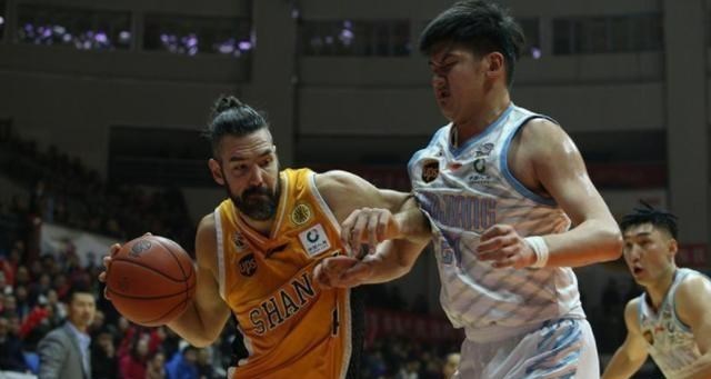 新疆男篮|正式离队！2米12大中锋告别新疆男篮 或加盟CBA新军