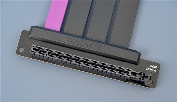 宓听枫|显卡不限速高速路！酷冷至尊PCIe 4.0显卡转接延长线套装图赏
