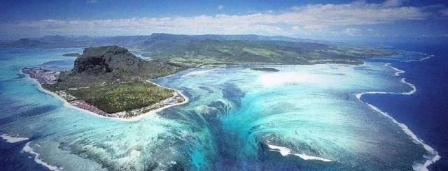 探测器 10000米的深海究竟有多恐怖？存在超强水压，潜水员不敢肆意挑战