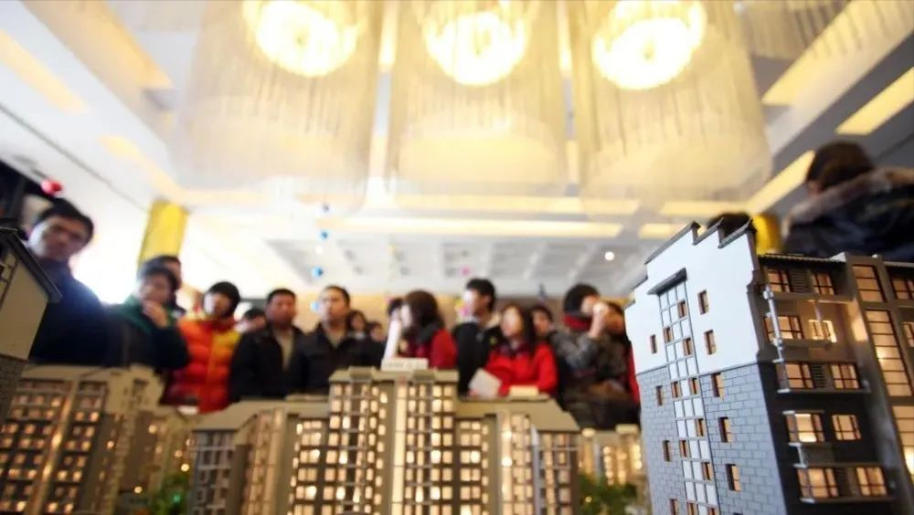 |“戴钢盔一套房能优惠30W”售楼部人脸识别系统是为中介而装？