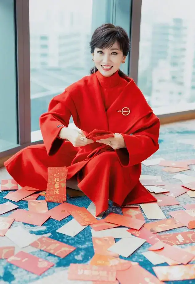 赵雅芝|胖胖微胖的中年女性，学赵雅芝的“优雅肉盖”穿搭，气质优雅出众