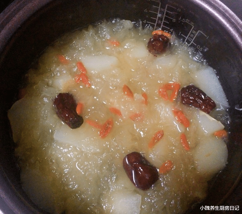 银耳|冬天干燥，记得要喝这汤，降火去燥，营养极高，全家都爱喝