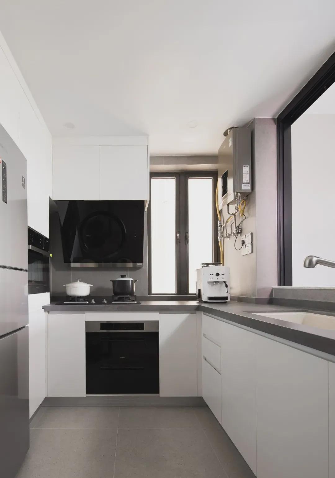 苏宁易购|87㎡舒适养心的北欧风两居，一抹复古墨绿色，好看到受不了～