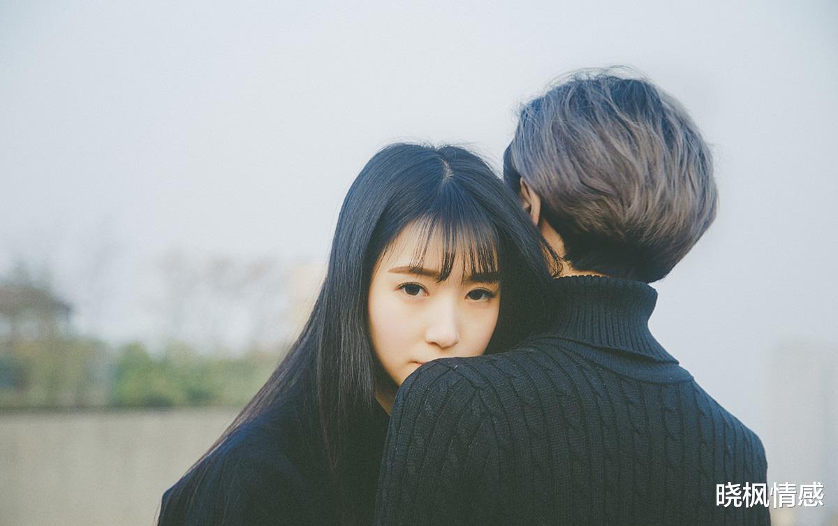 晓枫情感|爱情中，最好的关系不是信息秒回，而是“始终在意”你