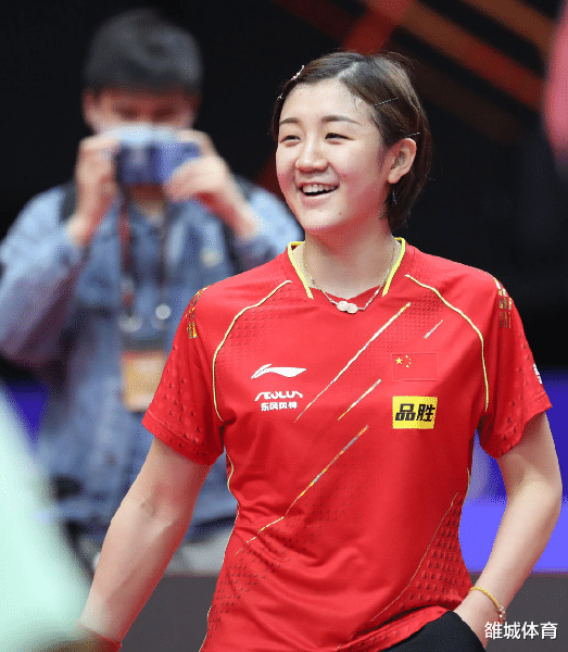 陈梦|虎背熊腰胖乎乎小手成标志 陈梦成一姐功力深厚孙颖莎火候未到