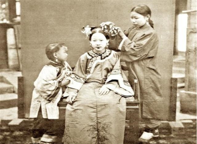 育儿心课堂|民间故事：妖和尚练邪术，用麻袋装女子，乞丐大显神通