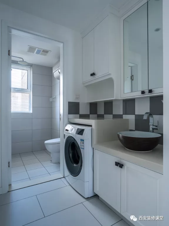 干区浴柜只贴半墙瓷砖，怎么收口？