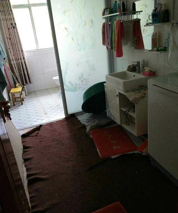 公婆进城跟我们同住，30万刚装修的新房变成农村房，我快要哭了！