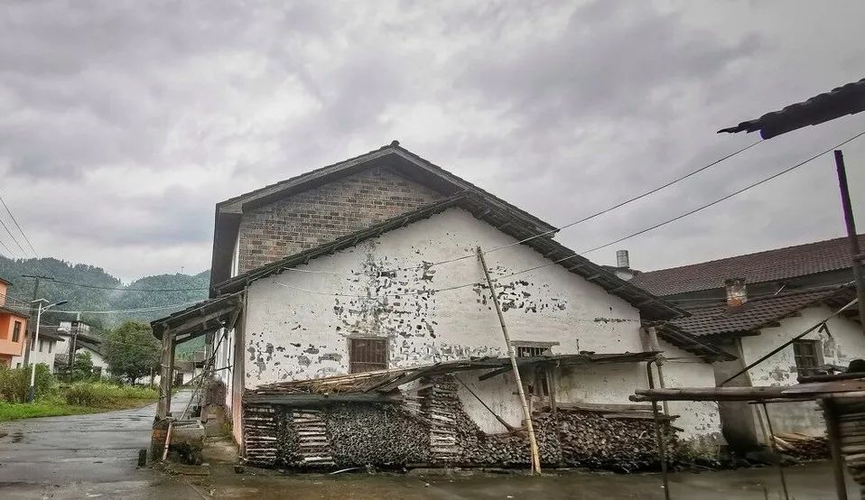 违章建筑|无证房拆迁就真的一点补偿也没有吗？要由以下几个方面决定!