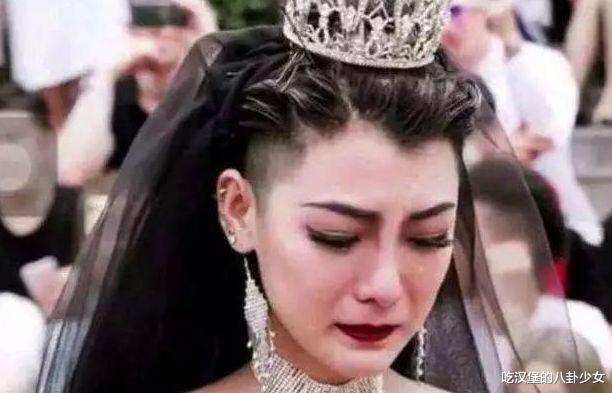 黑色婚纱|结婚之时执意要穿“黑色婚纱”，如今的她剪了短发卸了浓妆