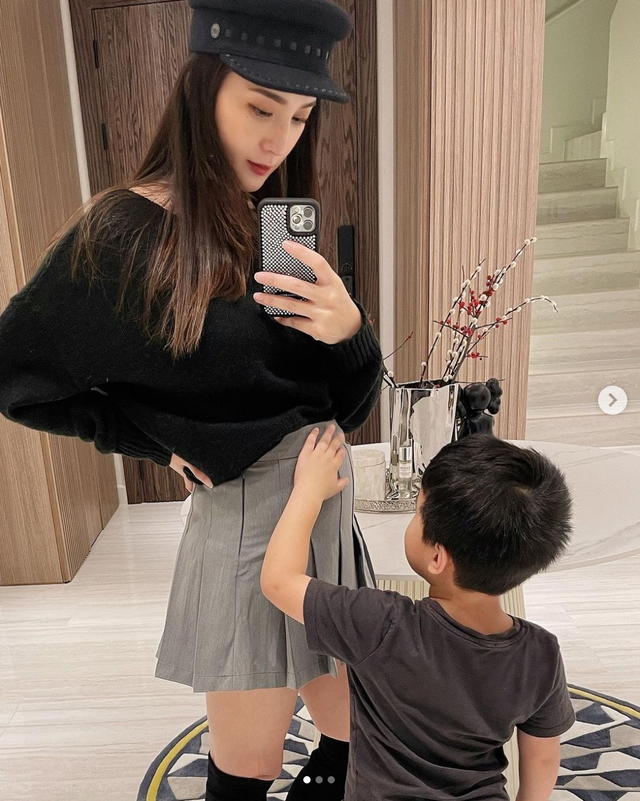 石原里美|37岁女星跨年前报喜！高龄怀上二胎已4月，晒儿子摸孕肚照显温馨