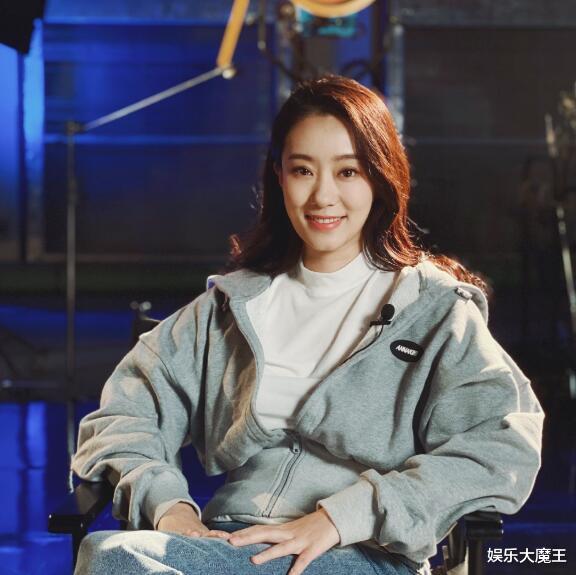 袁姗姗|袁姗姗微博被沦陷，被diss欺负张小斐样子好贱，还曾令赵丽颖难堪