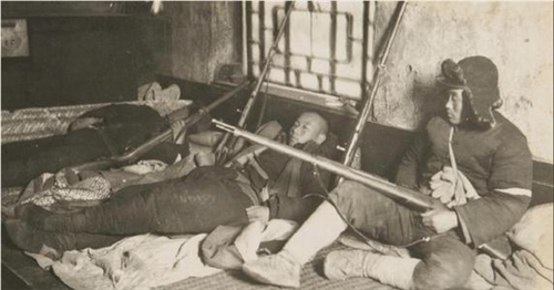 |为祸一方、无恶不作的湘西土匪，有多厉害？看看他们的武器就懂了