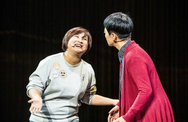 你好|网友质疑贾玲处女作《你好李焕英》抄袭，被抄袭方晒出版权证书