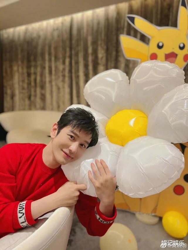 Angelababy|黄晓明生日有儿子陪伴,baby做慈善缺席派对,夫妻另类撒糖超甜